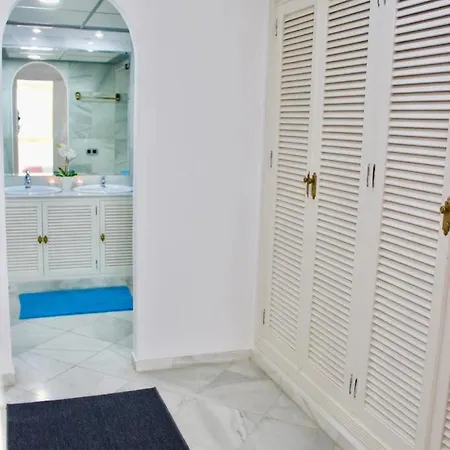 Apartment Frontline Sea In The Center Of Puerto Banus-acces To The Beach *