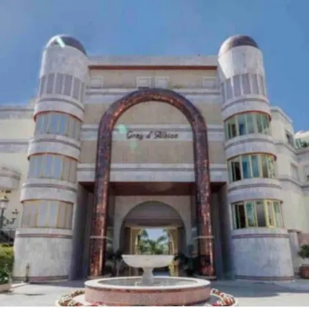 Apartment Frontline Sea In The Center Of Puerto Banus-acces To The Beach *