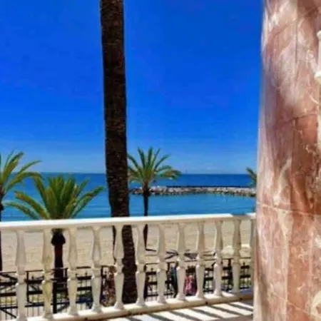 Frontline Sea In The Center Of Puerto Banus-acces To The Beach Marbella