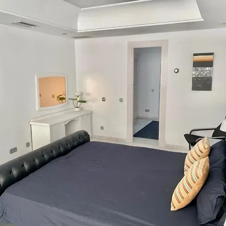 Frontline Sea In The Center Of Puerto Banus-acces To The Beach Apartment