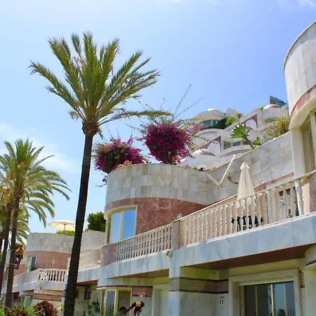 Frontline Sea In The Center Of Puerto Banus-acces To The Beach *